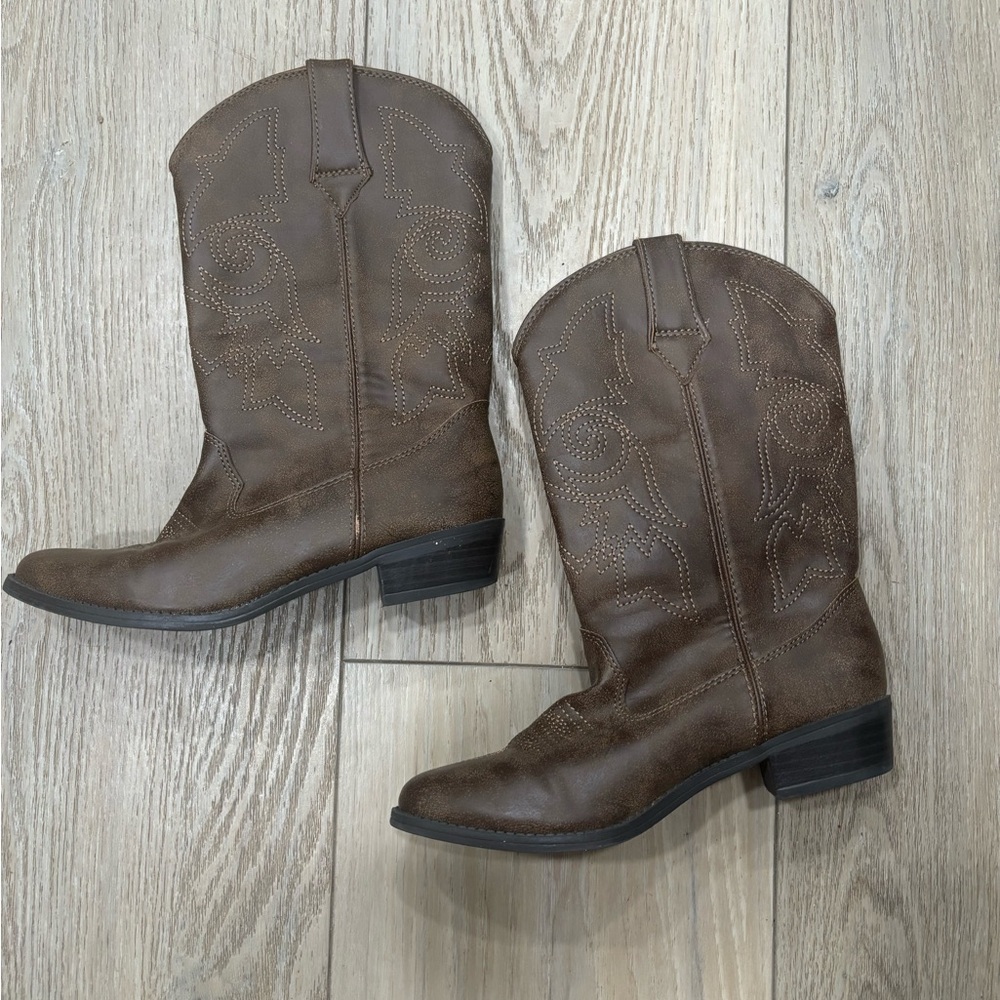 Faded Glory. Brown Cowboy Boots. Children size 4